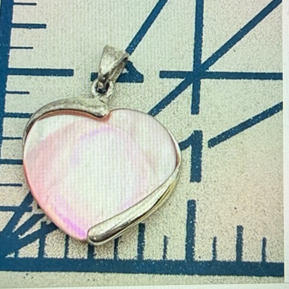 CI 925 Sterling Silver Pink Abalone Heart Pendant Shimmers In Sun - Picture 6 of 8